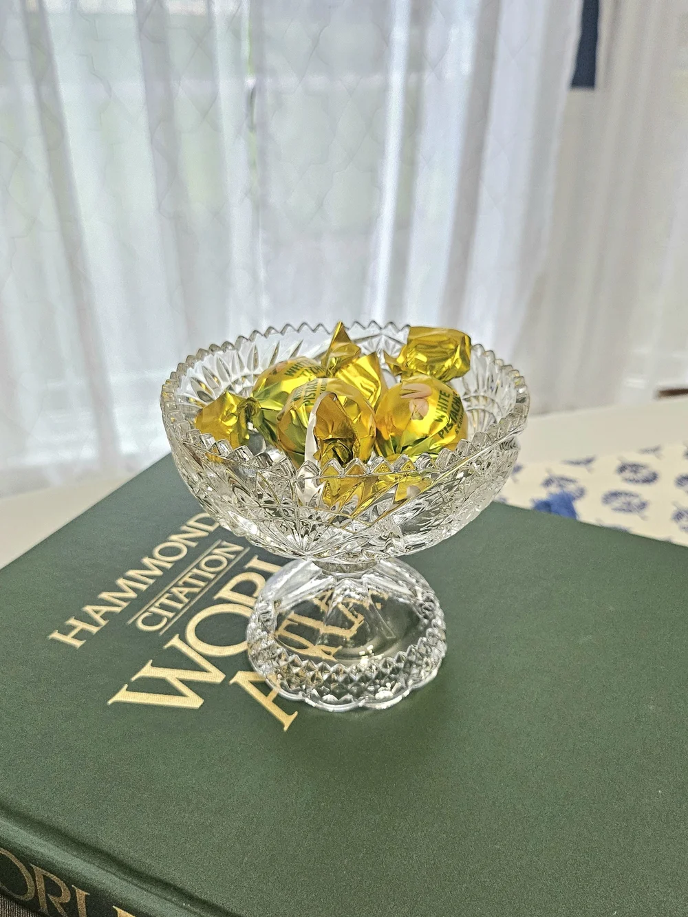VINTAGE Pressed Crystal Glass Pedestal Candy Dish Sawtooth Rim Compote Bowl